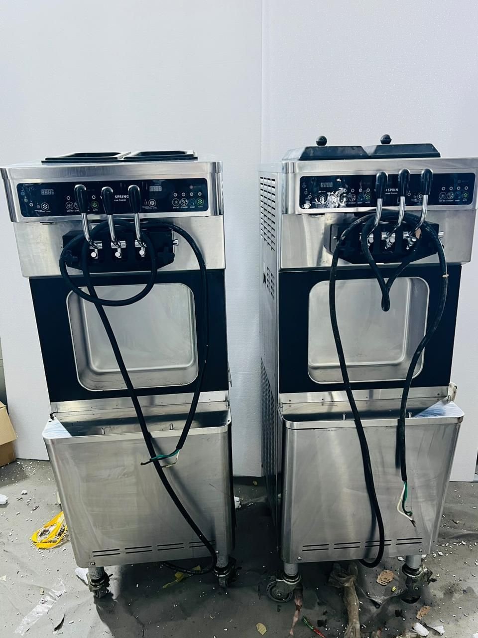 بستنی قیفی icetro