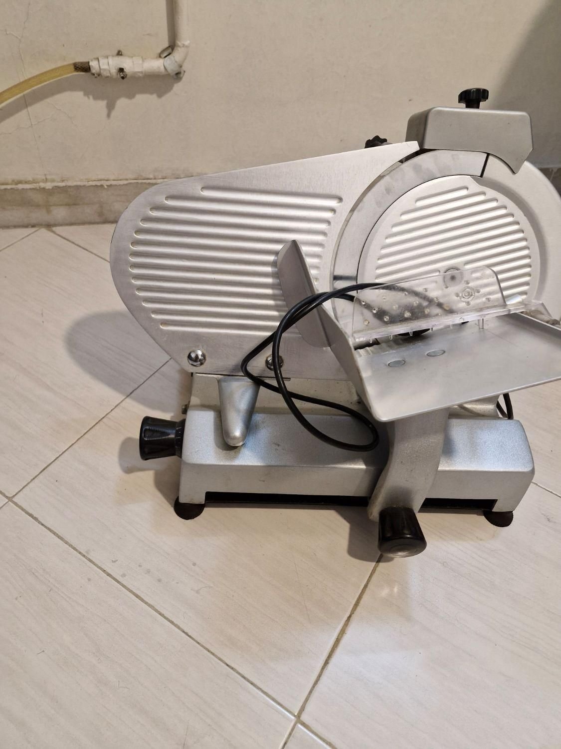 کالباس بر محک نو