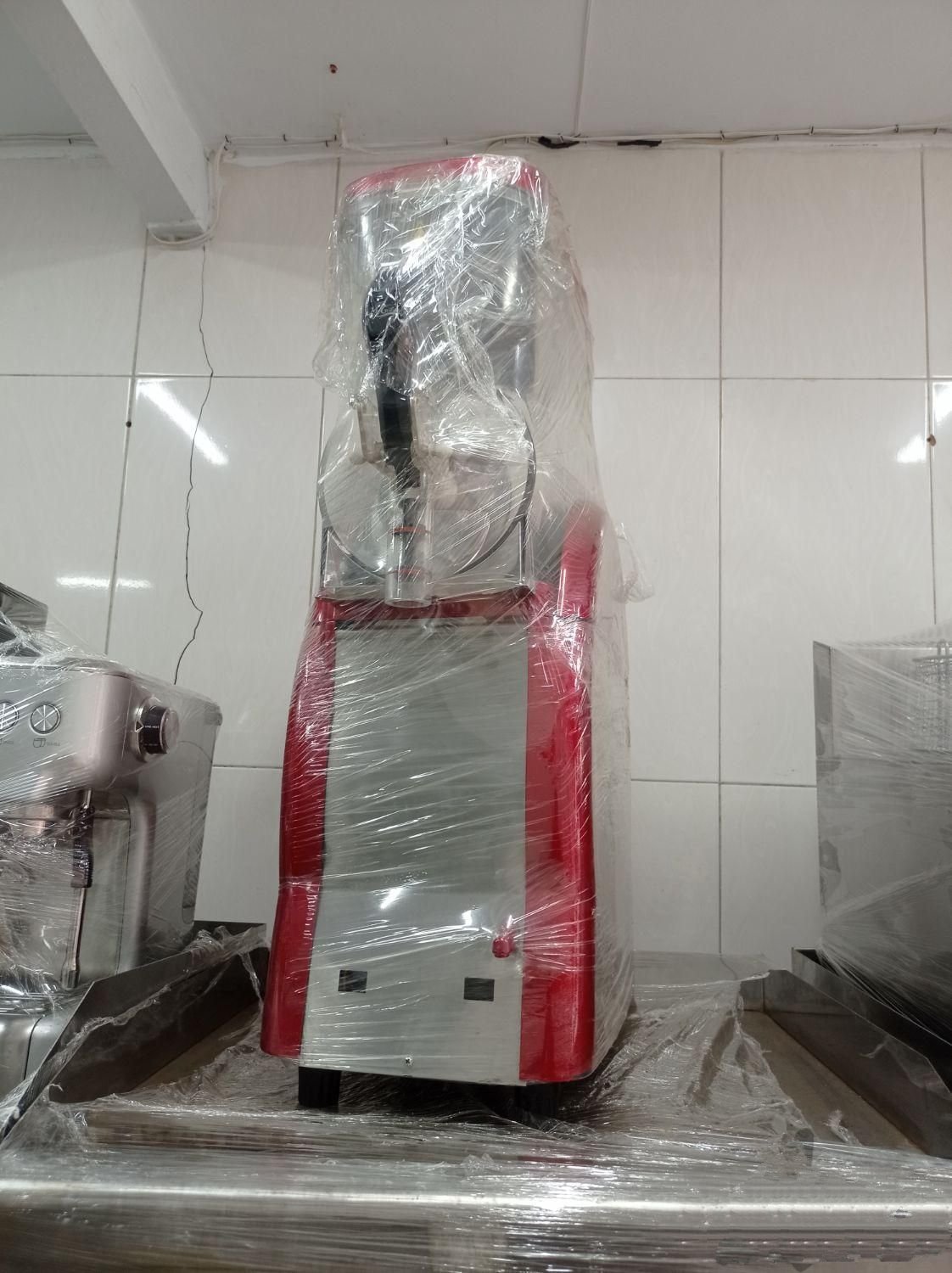 دستگاه یخ در بهشت برند Granitaدرحدنو
