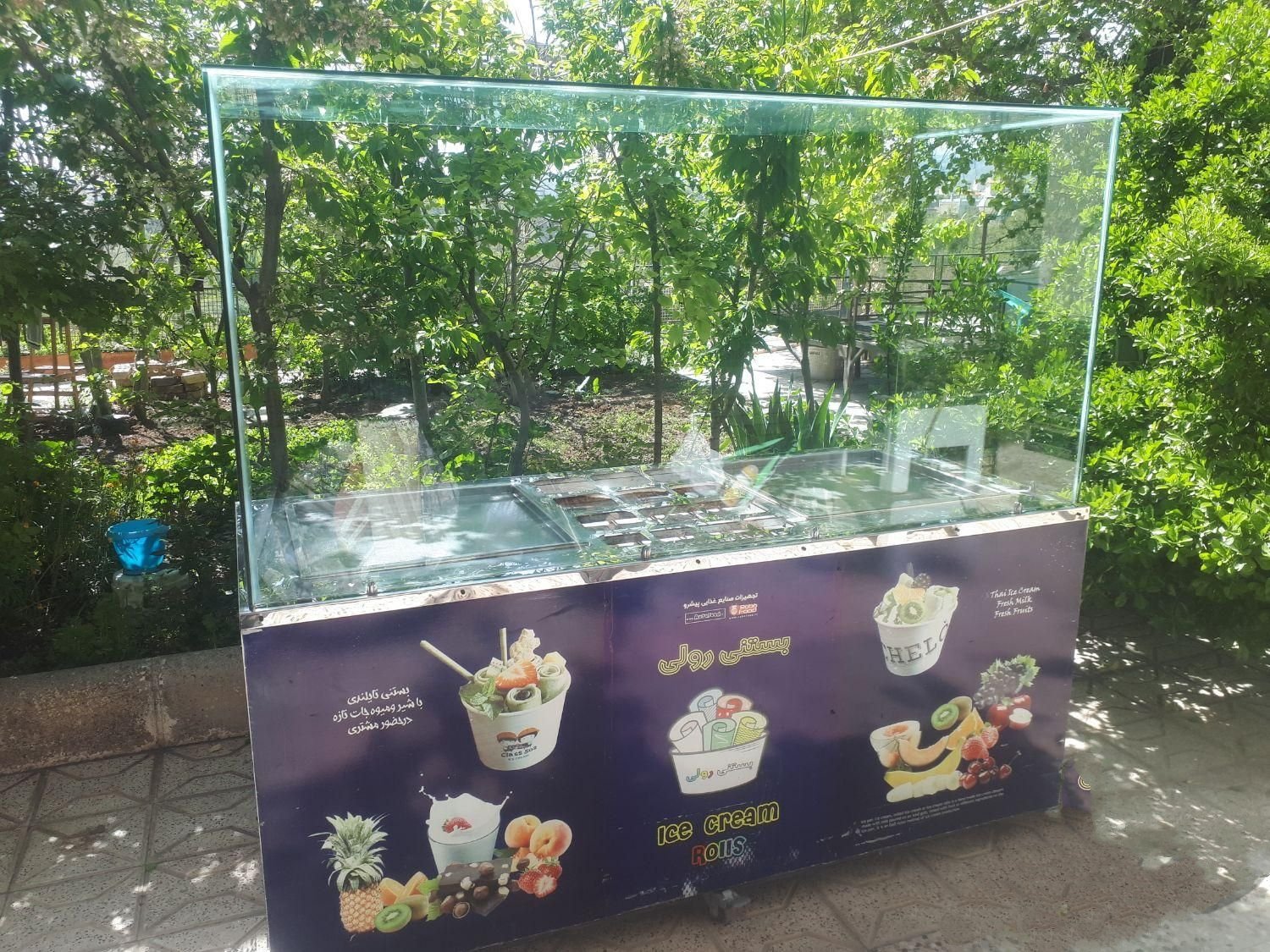 دستگاه بستنی رولی تایلندی با سه موتور و دو سینی