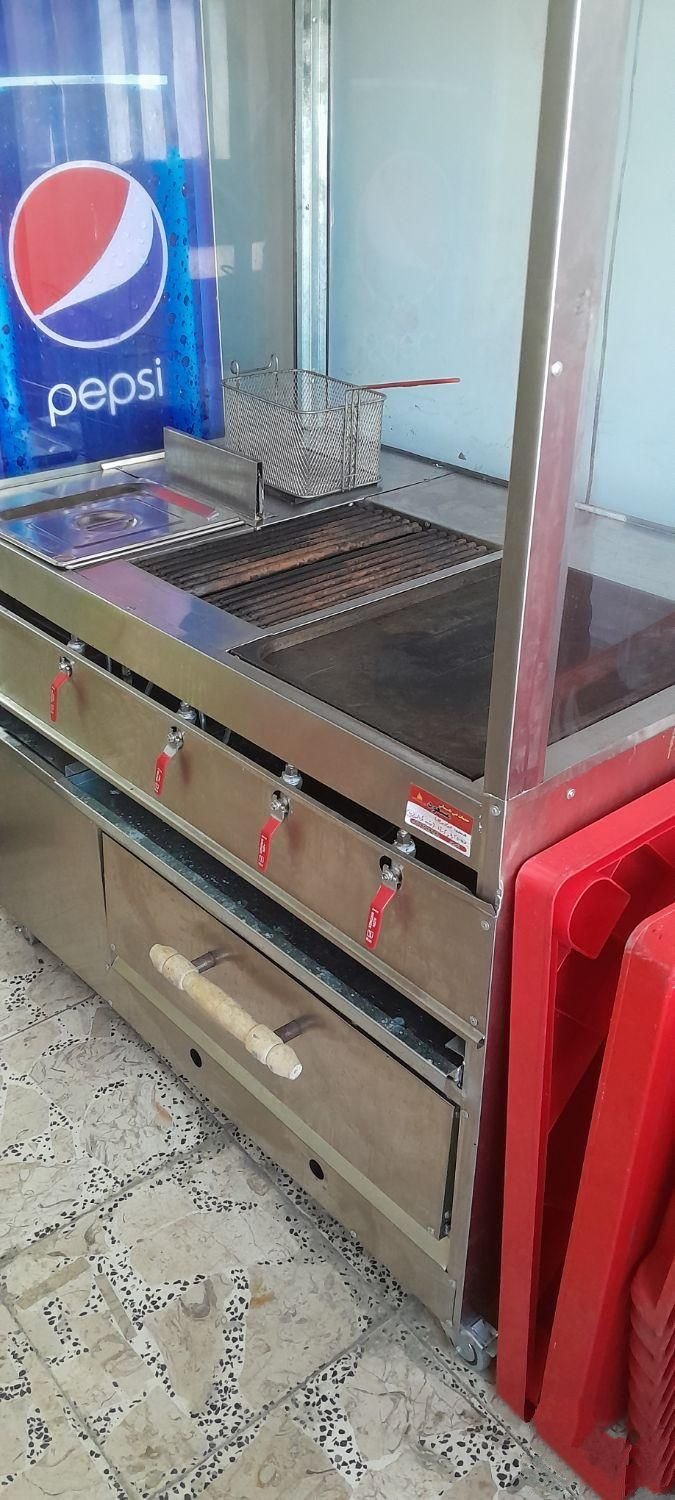 فر ساندویچ و پیتزا