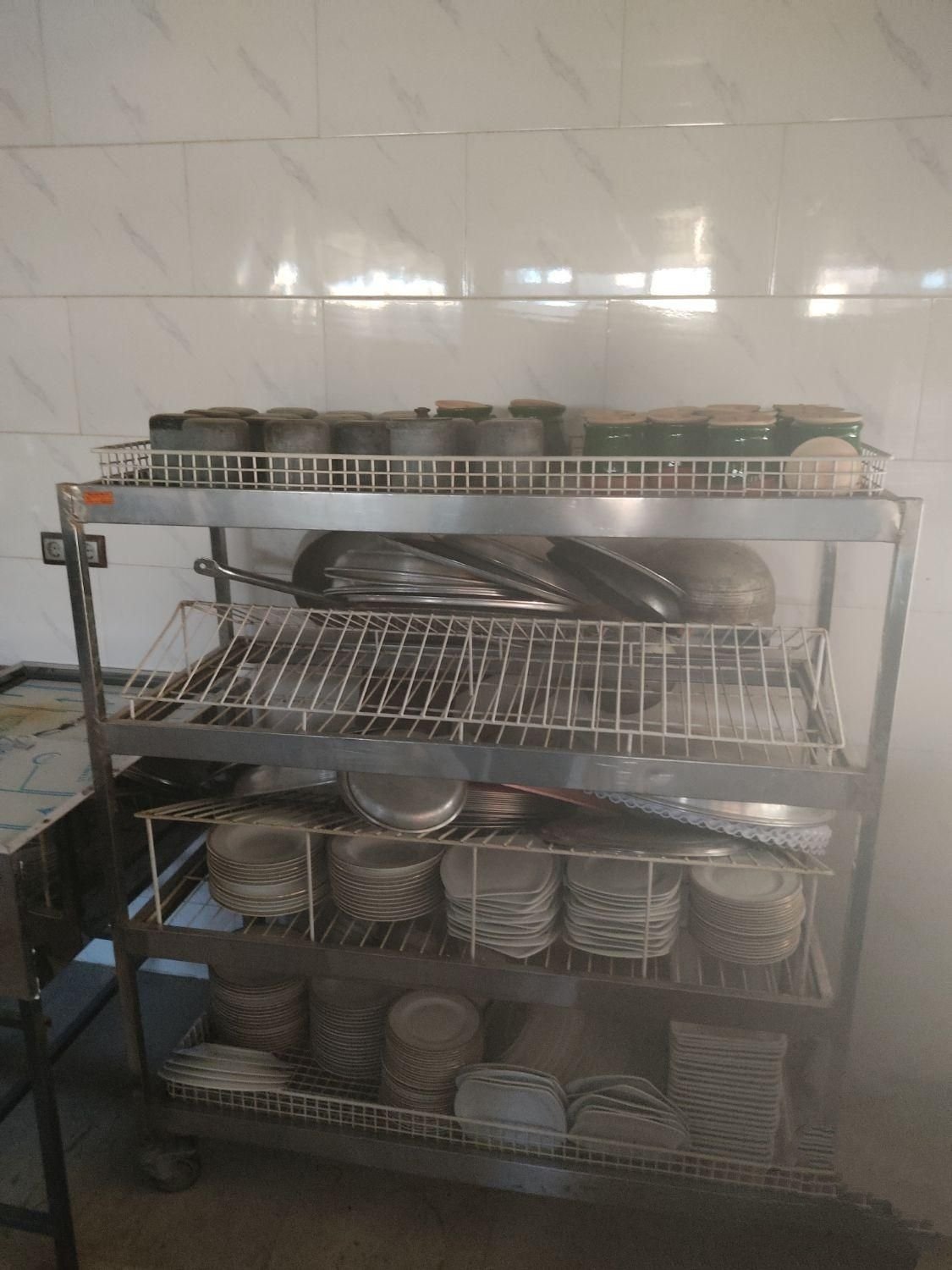 ترولی آبچکان