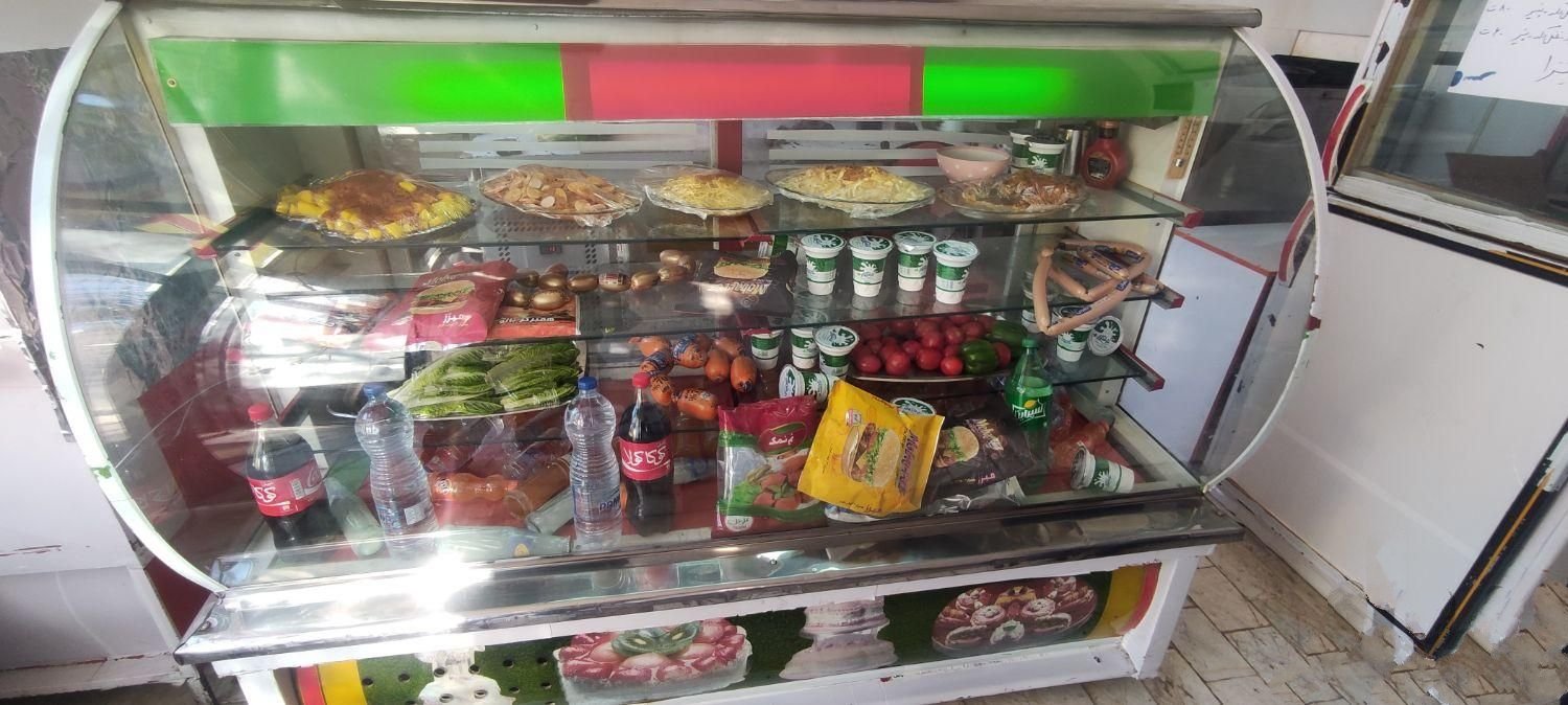 یخچال ویترینی شیشه خم