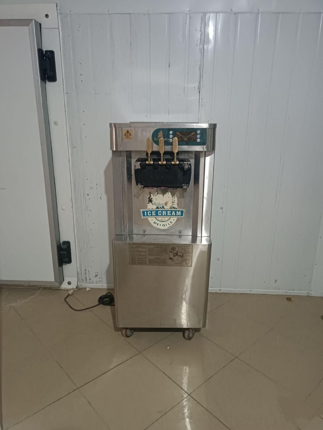 دستگاه بستنی امبراکو 1400